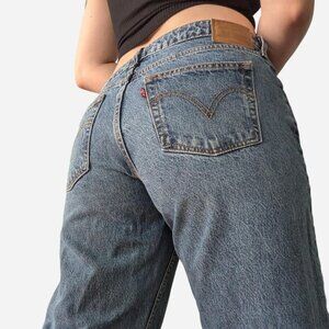 Levi's low loose blue denim jeans. low waisted straight leg size 32